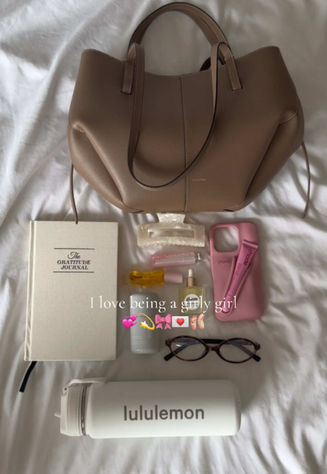 Girly girl 💞💫💌🌸  #girlythings #girlygirlaesthetic #aestheticvibes #selfcaretiktok #aestheticvideos #pinterestaesthetic #girlygirl #pilatesprincess #girlylife #girly #pink #girlygirlthings @polene_paris @rhode skin @lululemon @Gisou 