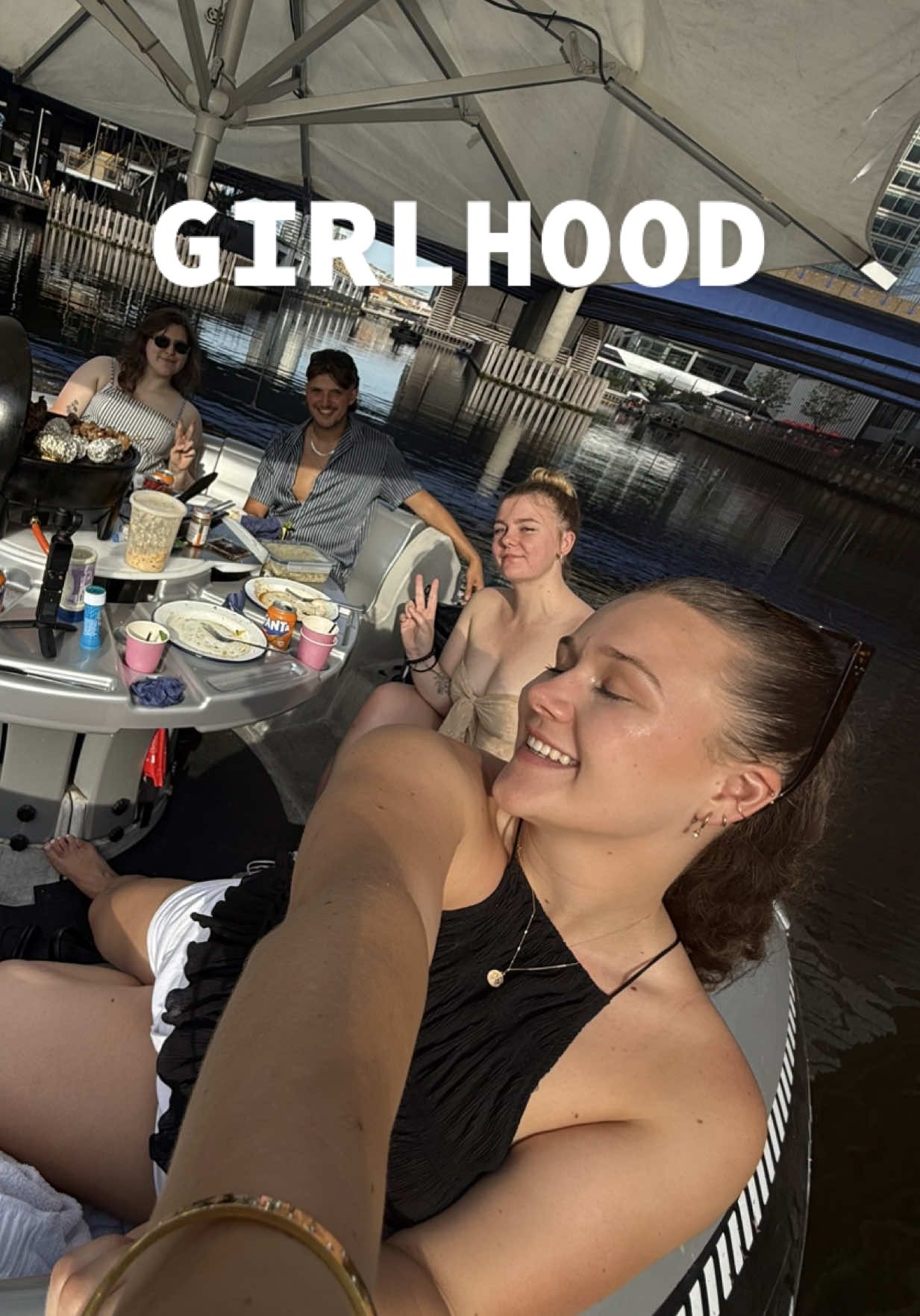 Help me find these girls !! Screaming SZA at the top of their lungs, on a bbq boat in the middle of the Thames 🥹💖    This is top tier girlhood 🪐🫧🎀💭🧚🏼 #girlhood #memories #sza #bbqboat #girlssupportgirls #fyp #girlhoodaesthetic #girlbestfriend #girlgroup #singingsza #nobodygetsme #sosalbum #nobodygetsmelikeyou #summervibes #viral #skunaboatcanarywharf @Skuna Boats ⚓️ #londonsummer 