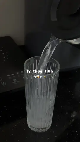 Dùng ly này mà có chiếc video vibe tối thì chill dữ luôn🐾🌟#cathy04 #unboxing #fyp #viral #muataitiktok #review #unboxingvideo #decoration #lythuytinh #khousesmart #tritan #cocthuytinh 