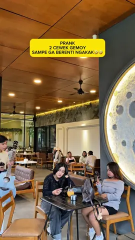 Prank 2 cewek gemoy ternyata jago nyanyi😂😂
