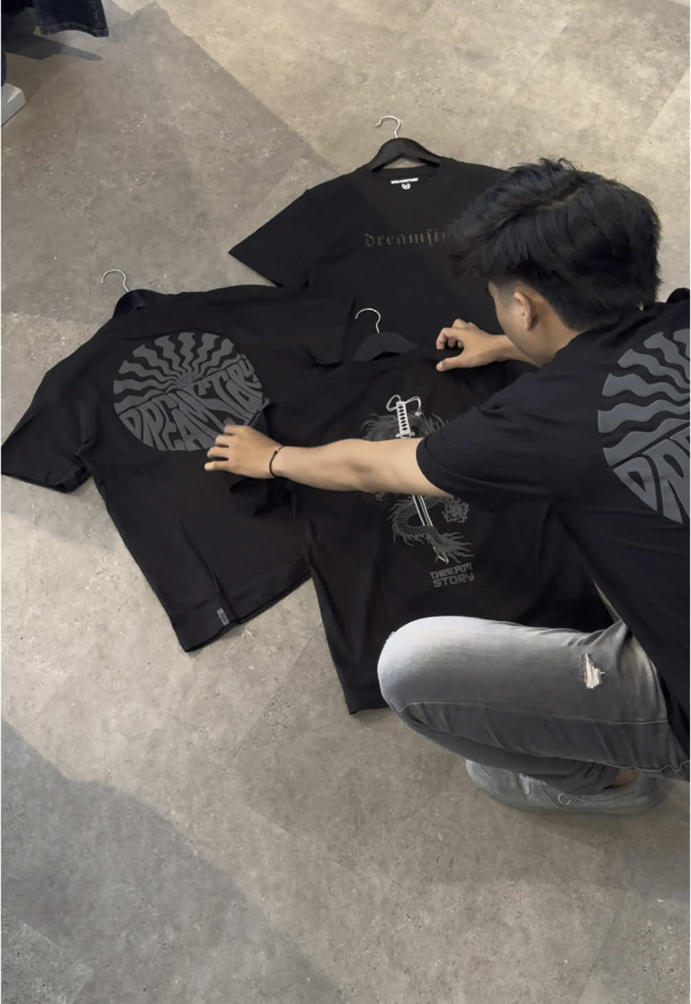 Kaos ganteng wajib punya !