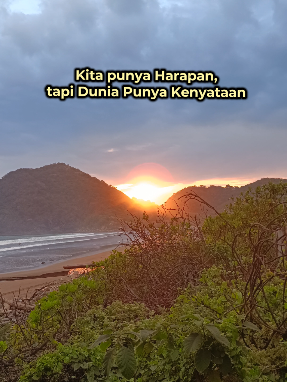 𝙎𝙪𝙣𝙨𝙚𝙩 🌄 #fyp #sunset #sumbawastreet #sumbawabarat #sumbawa #india #bollywood #kalhonaho 