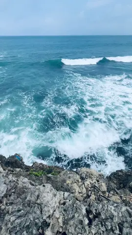 cek ombak 🌊 #foryoupage #yogyakartacity #foryoupage #pantaivibes #pantaigunungkidul