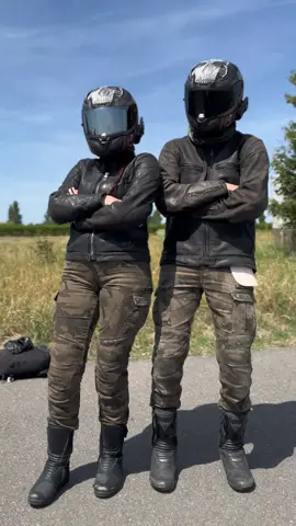 Come on Barbie let's go party! 💃🏼 #funnybikers #dancingbikers #bikerboy #bikergirl #hjchelmets #bikercouple #barbie #barbiegirl 