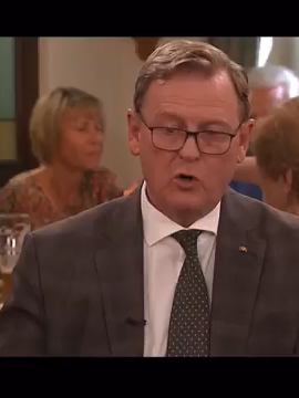 Bodo Ramelow „Wenn der Satz gilt: Es darf keinen Hauch eines Zweifels bei einer Kandidatin bestehen. Und das festgemacht an dem Plagiatsvorwurf von diesem Plagiatsjäger, dann dürfte Friedrich Merz kein Bundeskanzler sein und dann dürfte ein Jens Spahn nicht mal mehr in der Politik sein.“ #ramelow #stammtisch