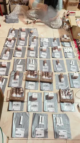 Packing orders MK SKIN🫶🏻 #mkskinbymel #mkskin #moisthydration #thelabelbymel 