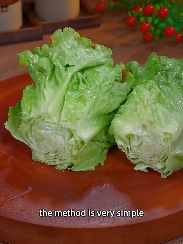 Oyster sauce lettuce, a very simple Chinese dish #lettuce #foodtutorial #cooking #chinesecusine #cookingtiktok 
