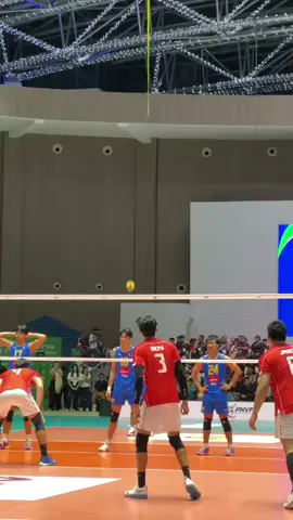Habis receive langsung smes.. @boyarnez. Timnas bola voli putra Indonesia menundukkan tuan rumah Filipina dengan skor telak 3-0 (25-19, 25-17, 25-17) di Candon City Arena, Candon, Filipina, Minggu (13/7/2025).#seavleague #avc #timnasvoliindonesia #timnas #volley #voli #timnasindonesia 