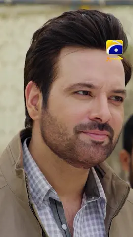 Hamza ne ankhen Alizay se na hatt saki..  #whattowatch #foryou #foryoupage #mikaalzulfiqar #syedatuba #laibakhan #aaghaali