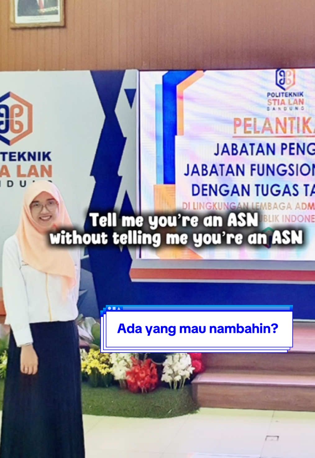 Tell me you’re ASN without telling me you’re ASN ! Aku duluan yaaa… ✅ Pernah jadi Korban Srikandi error ✅ Kalo ada chat, langsung respon “Siap pak 🙏🏻” ✅ Harus siap terlibat dalam kegiatan ini itu ✅ Langganan jadi Petugas Upacara Kata orang hidup ASN, apalagi dosen, tuh fleksibel.  Tapi ternyata tetep harus masuk jam 7.30, dan pulang jam 16.00, bahkan bisa lebih….. Bisa juga kerjaannya dilanjut di rumah 😌 Kalau kamu ASN, pasti pernah ngalamin juga kan yaa… Boleh tambahin cerita versimu di kolom komentar ya! Dan jangan lupa senyum walau selalu teringat deadline SKP 🔥 #asnindonesia #hidupasn #asn #pns #pnsmuda #pnsmilenial #pns#kontenrelaten#asntiktoknreels #abdinegara #dosenasn #mengabdiuntuknegeri #kawanlan #LAN #lanri#CapCut 