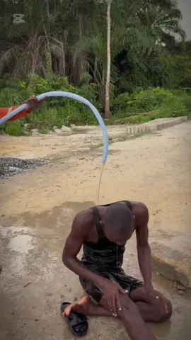 #CapCut pour me water guy😭 #damiterry #gehgehsound #viral #fyp 