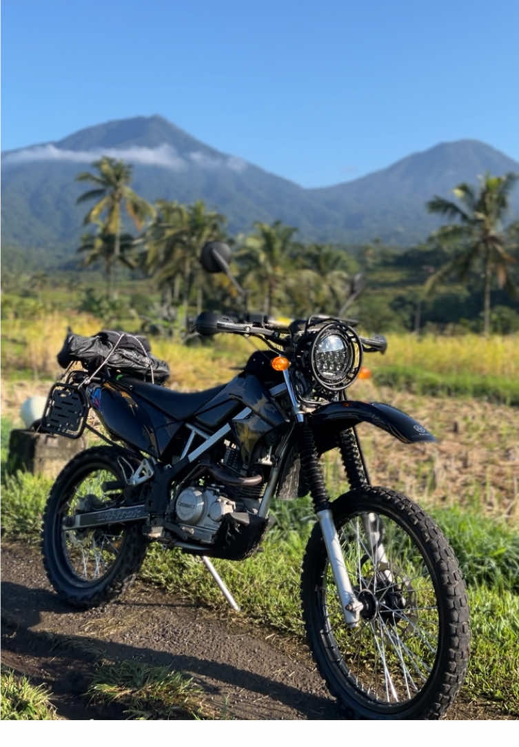 Bukan motor coffee shop wii💥#thankgod #for #triltua #fy #fyp #klx #klxvintagebali #klx150 #klxkalcerbali 