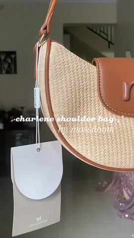 bahan rotannya jadi bikin tambah cantik☺️😍 #mossdoom #shoulderbag #taswanita #charlene 