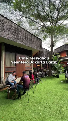 Ini coffee shop ga weekdays ga weekend rame terus😅 Tapi indoornya enak banyak Spot WFC & colokan, tapi kalo mau hangout ramean outdoornya bagus sih✨ 📍Titik Koma, Tanjung Duren #nongkrongintrovert #coffeeshopjakbar #cafejakbar #titikkomatanjungduren 