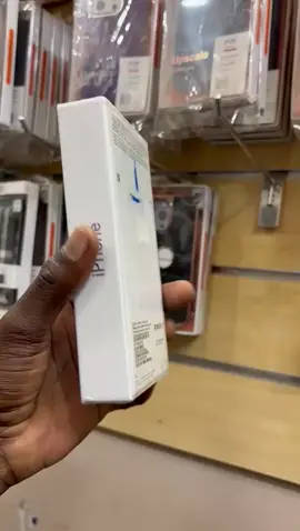 iPhone 11 simple 64 Go carton 📦 version américaine 🇺🇸  Prix = 130 mill  Nb = jamais utilisé Discutable ☝🏾