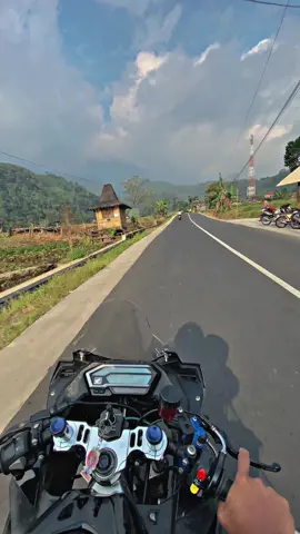 CB nyeni #cbr150r #cbrmodifikasi 
