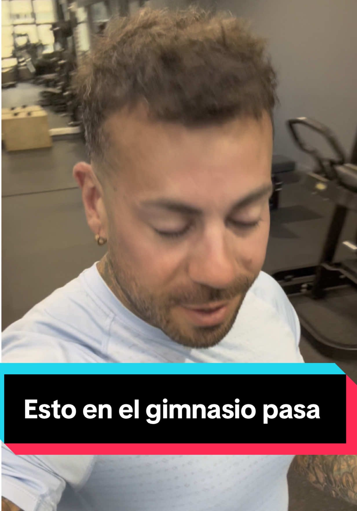 La gente del gym vive en su mundo. Yo en el mío. 