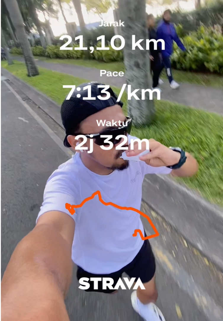 Suatu kebanggaan untuk pelari fomo ini First time half marathon baros cimahi - kota baru parahiangan ,pelan tpi pasti  yang penting bisa sampe dulu . Trimakasih selalu jantung & paru paru perokok kuhh kalian luar biasa 🙏🏻🙌🏻 #fyp #fypage #fyppppppppppppppppppppppp #fypシ゚viral #pelarikonten #pelarifomo #pelarian 
