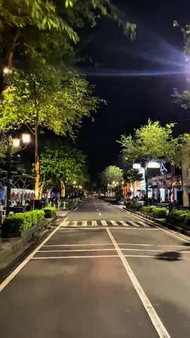 Malioboro at 2AM #malioboro #night #vibes #fyp 