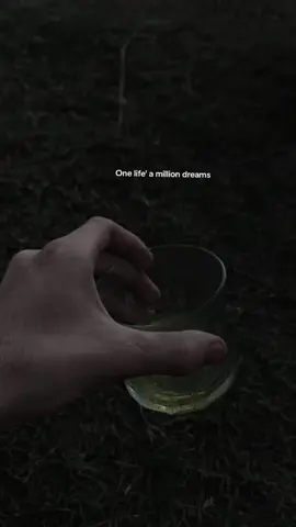 million of dreams 😴💭 #foryoupage #hafi #sadpoetry #foryou #urdushyri🥀🌹urduline #shyri #fyp #shyri 