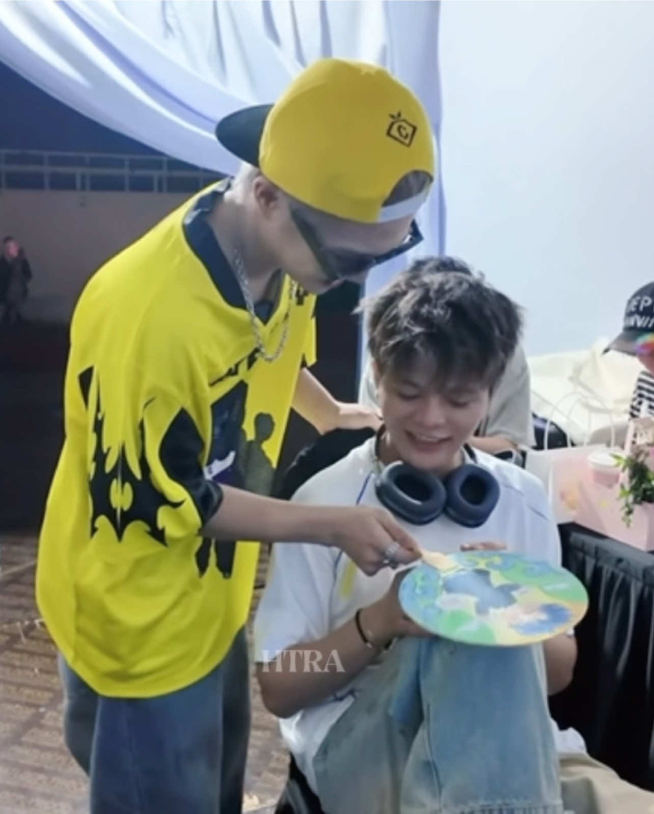 Nói chuyện vớiii nhau là cứ cười cười chạm chạm vậy hoiiii hehee #rhycap #rhyder #captainboy #htraf07 
