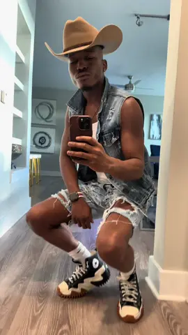 He coming… • • #lgbt🌈 #fypシ #fyp #foryou #viral #cowboycarter #actii #beyonce 