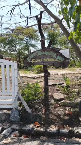 di sebelah timur Sidoarjo terdapat sebuah candi dari peradaban masa lalu .. Ya Candi Tawangalun yg berada di desa Buncitan ini menyimpan misteri  Karena menurut informasi yg resmi candi ini peninggalan era Majapahit ( resi Tawangalun )  Tp ketika saya berbincang dgn selaku juru kunci beliau menyebut era Jenggala .. bahkan jg pelaku spiritual bahwa candi ini masih sejalur dgn patirtan jolotundo  #candi #sidoarjo #kotasejarah #sedati #buncitan #sejarah #juanda  #fyp #jawatimur 