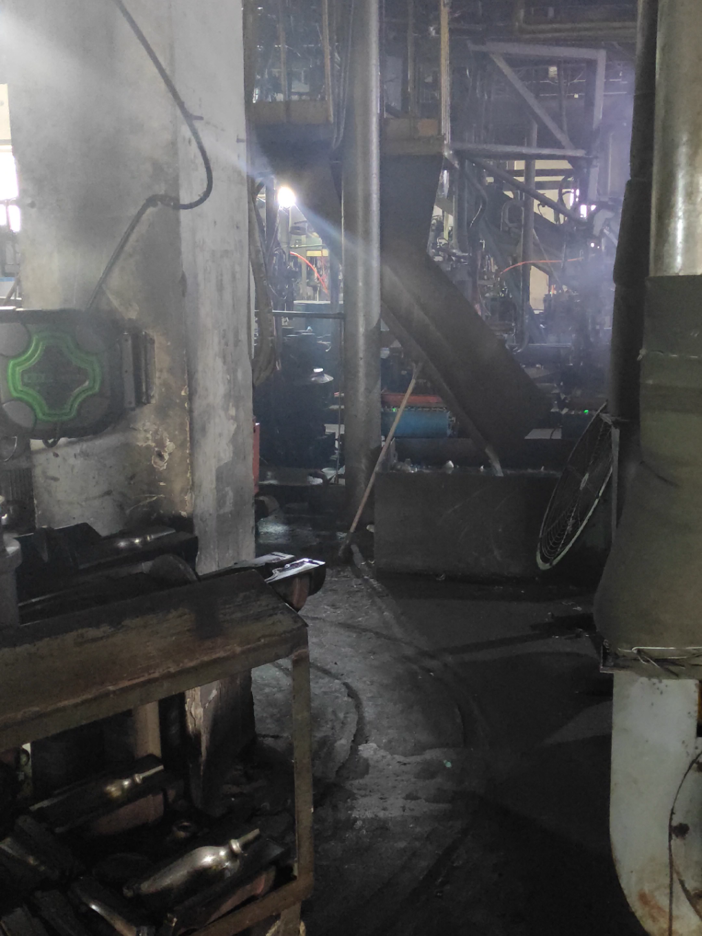 Too 🥵🔥🔥🔥🔥🔥#factory #glassbottle #packaging #spirits 