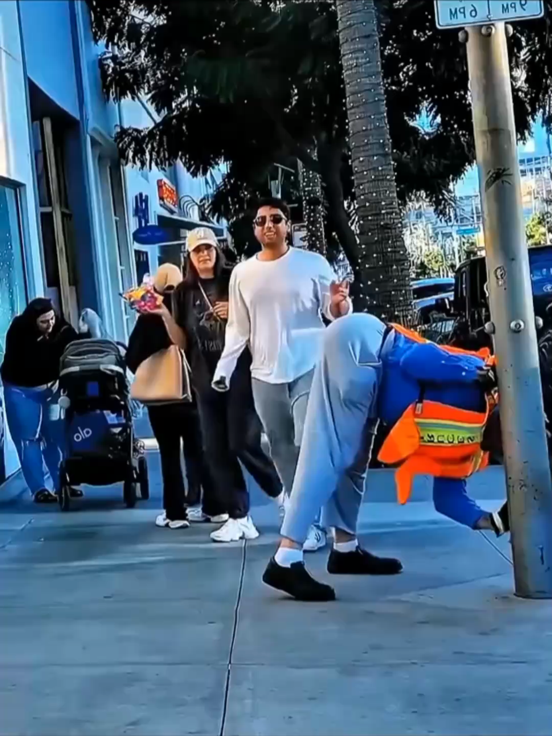 scary funny pranks 🤣😂😂#scare #scary #scarecam #scareprank #prankvideo #humour #funnytiktok #prank #pranks #ouch #comedia #fyp #fart #farting