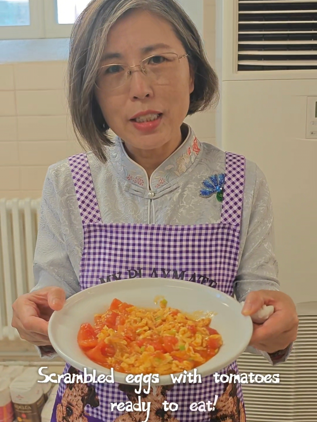 Ambassador Guo tell you how to cook Chinese food: scrambled eggs with tomatoes.  Want to learn more? Follow us, we will share more in the future. #China #Food #chinesefood #Hiina
