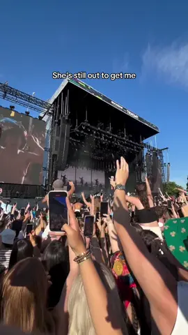 A special, special night in Glasgow with a special, special announcement… Did you see it? 👀 🎥 @ann_kanye on IG #naive #livemusic #trnsmtfestival 