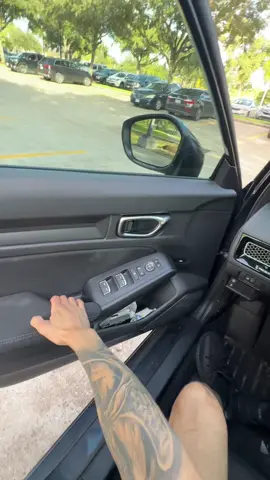 it also comes with a USB-C connector if needed #carplay #wirelesscarplay #hicars 