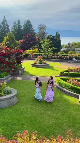 🌹Golden hour, good vibes, & even better company ✨Love my girls! 💕 #ubcsororities #rosegarden #sisterhood #panhelleniclove #ubcvancouver #sororitylife #relatable #panhellenicpride #universitylife #funny  #viral #fyp 