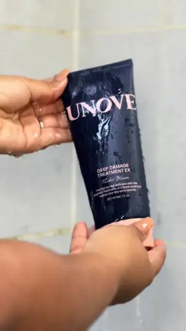 Mi cabello estaba seco, apagado y sin forma. Probé muchas cosas, pero nada me convencía… hasta que descubrí UNOVE 😍 @UNOVE.global  Lo que más me gustó desde el primer uso fue la textura ligera, el aroma suave y, sobre todo, cómo deja el cabello: sin frizz, suave al tacto y con un brillo natural, sin sensación grasosa. No te prometo milagros, solo te comparto lo que a mí sí me ha funcionado 💜 ¿Has probado algo de UNOVE? Cuéntame tu experiencia. 💛 #unove #haircare #hairtok #haircareroutine #hairroutine #hairtreatment #damagedhair #silkyhair #shinyhair #kbeauty 