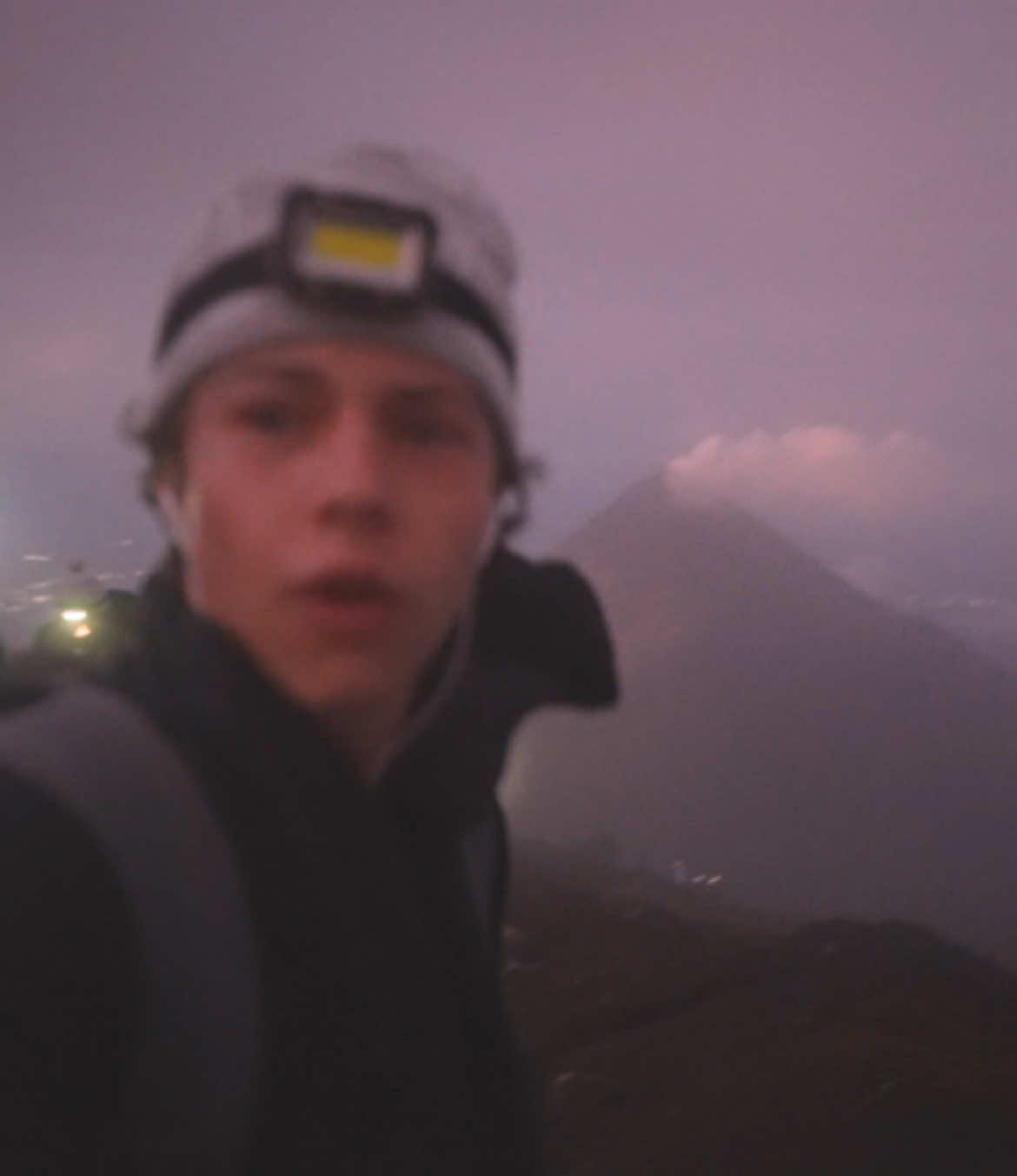 4 AM summit volcan de Acatenango.  - - - - #guatemala #acatenango #summit #mountaineering #climb #k2 #backpacking #fyp #blowthisup 