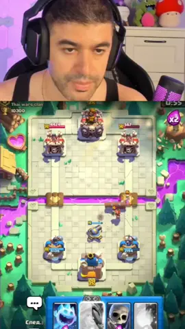 Clash Royale — это динамичная стратегическая игра в реальном времени от Supercell, сочетающая элементы коллекционной карточной игры, Tower Defense и MOBA. Игроки сражаются на арене один на один или в командах 2×2, используя колоду из 8 карт, чтобы уничтожить королевские башни противника и защитить свои.   🔥 Основные особенности:   - Карты и юниты: В игре сотни карт с уникальными войсками, заклинаниями и постройками (например, гигант, огненный шар, кс-боу).   - Режимы: Дуэли, клановые войны, турниры, вызовы и специальные события.   - Прогресс: Улучшение карт, повышение уровня короля и открытие сундуков с наградами.   - Кланы: Объединяйтесь с игроками, обменивайтесь картами и участвуйте в войнах кланов.   - Киберспорт: Официальные турниры с крупными призами (например, CRL).   🎮 Геймплей:  Каждый матч длится 3 минуты (возможна овертайм-сессия). Нужно грамотно тратить эликсир (ресурс, который восстанавливается со временем), контролировать поле боя и адаптироваться к тактике соперника.   📌 Платформы:   Доступно на iOS и Android, есть кросс-платформенная игра.   Clash Royale — это сочетание стратегии, скорости и веселья, где важны и реакция, и продуманные решения! 👑⚡   #клещрояль #нарек #narek_cr #fyp #clashroyale 