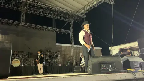 Javier Torres puso en alto la musica de los REHENES EN LA FERIA EXPO DELICIAS🎡🥳🎡#EspectaculosArtisticosDelNorte #FeriaExpoDelicias2025 #Feria 