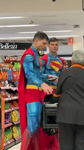 Que bonito ser humano! #supergemelos #superman @Superman 