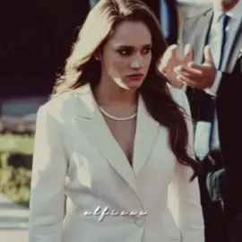 her in S1 >> 🫠 scp ~ @4nja  #hudutsuzsevdadizi #miraydaner #zeynepleto 