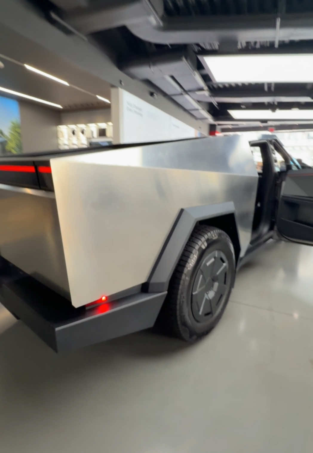Rent a Tesla Cybertruck today! Type “GIFT” in the comments to unlock your exclusive discount via DM! #cybertruck #cyberbeast #tesla #teslacars #elonmusk #ElonMuskNews #sidehustle 