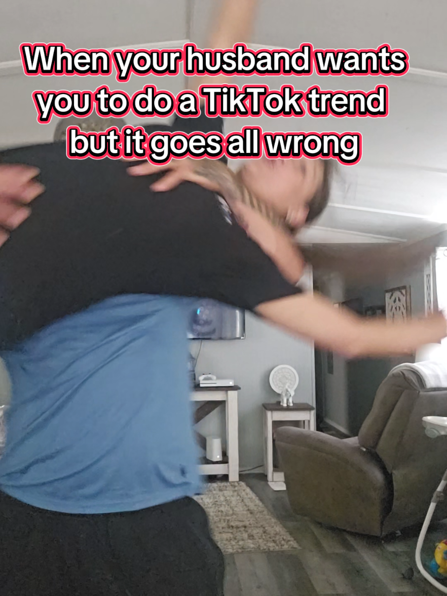 I actually did it again but this one was better🤣 #paperplanes #trending #fypシ゚viral #fypp #tiktok 