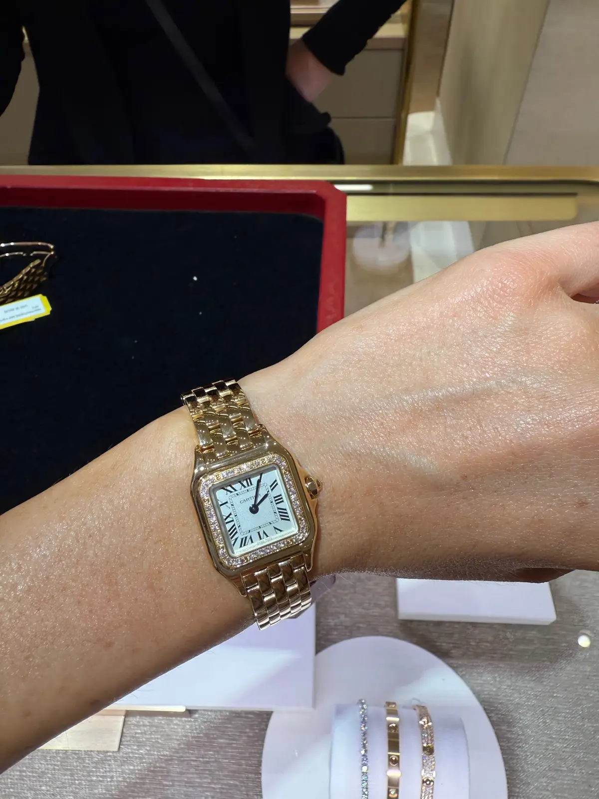 Come shopping w us. Scottsdale Fashion Square is such a fun mall! 🤩💳✨ #cartier #vancleef #shoppingvlog 