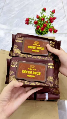 Không cần mất công nấu nước ngũ vị để lâu bàn thờ nữa mà chỉ cần dùng khăn ướt bao sái Phúc An này là sạch sẽ thơm tho #shopgiadungtramtram #khanuotlaubantho #khanuotbaosaiphucan #khanuotbaosaihuongtram #meolaudonbantho #giadungtienloi 