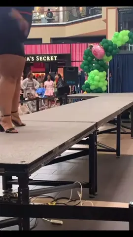 Yooooo I hope she’s ok 😭 (Not my video) Video from @Mocha  #fyp 