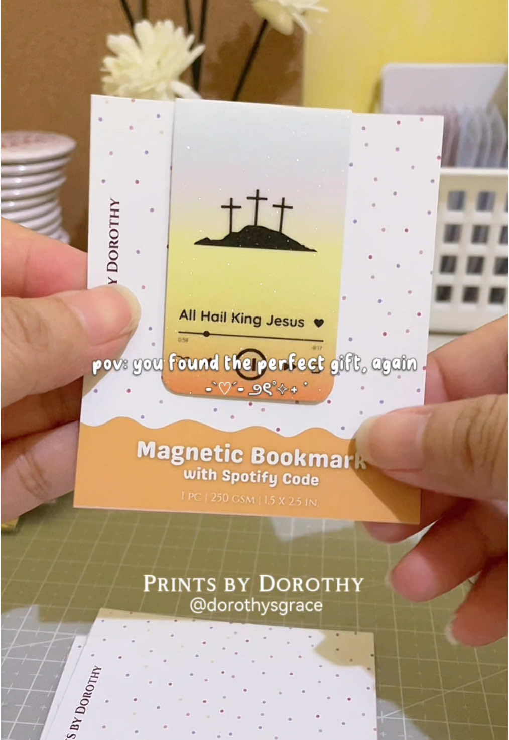 Flipping pages with a soundtrack to match. #printsbydorothy  #magneticbookmark #spotifycode #bookmark #customized #giftidea #custombookmarks #customgifts 