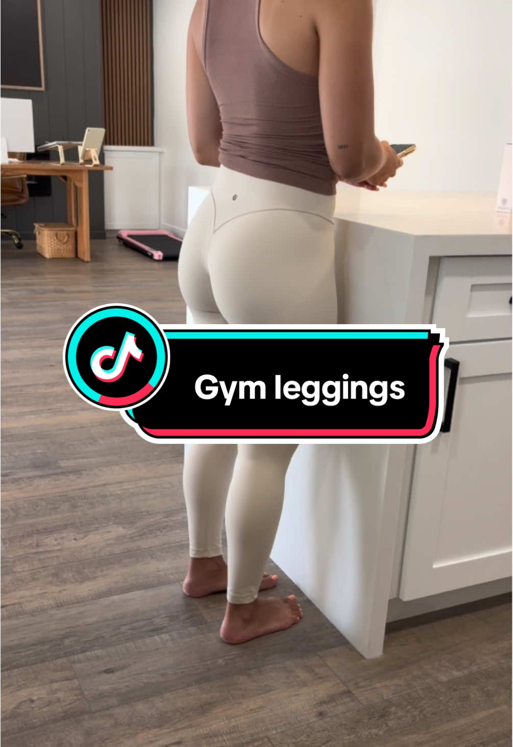 Wow! I love these leggings honestly some of my favorite and I’ve tried them all. What do you think ladies? #gymleggings #leggings #workoutclothes #yogapants #gymgirlie 