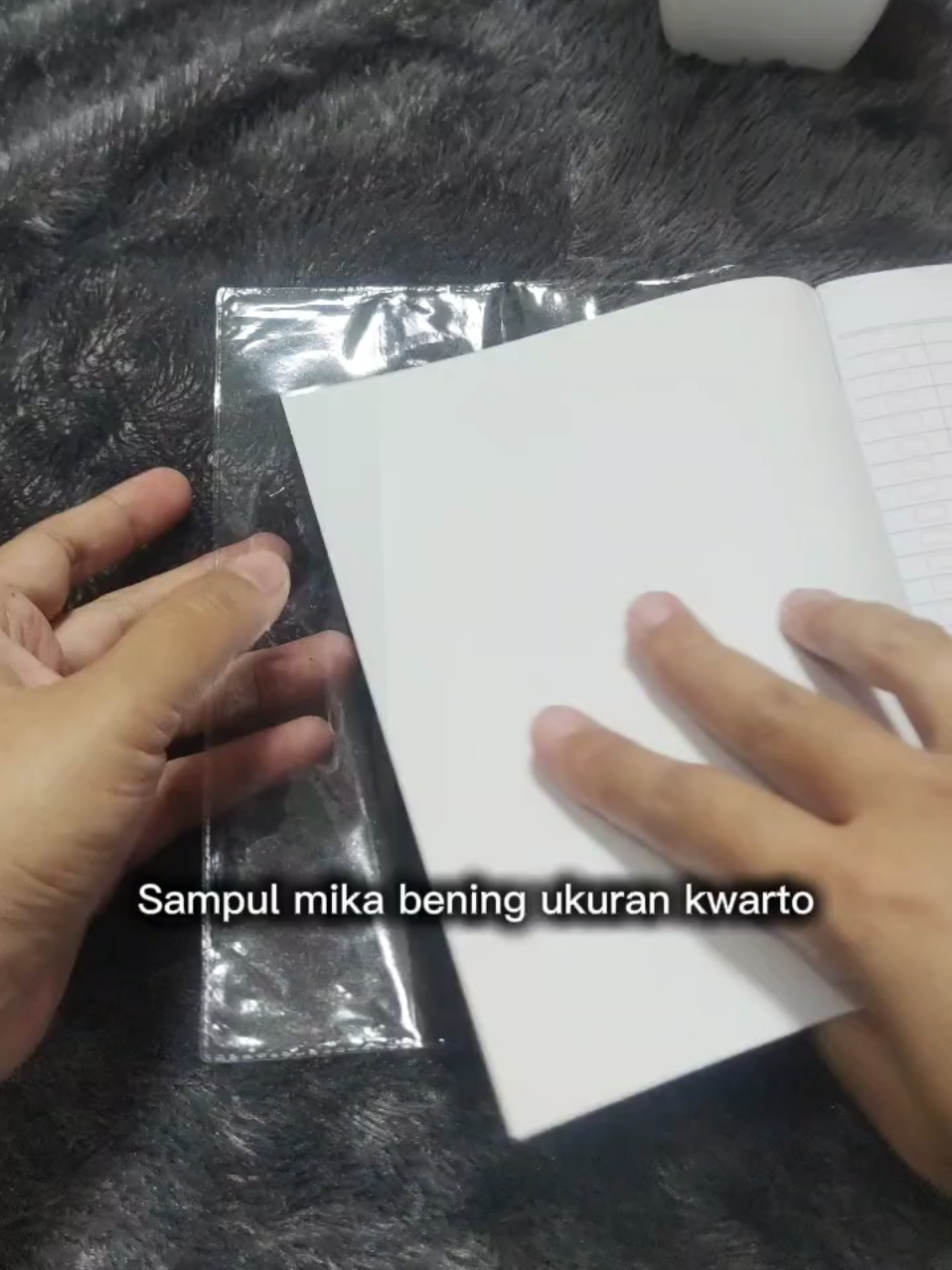 Sampul bening tebal #sampul #sampulbuku #sampul buku elegan #sampul buku tanpa lem #mika #sampulmika #sampulplastik #tiktok #video #fyp #capcut 