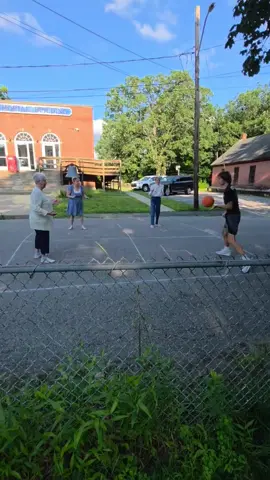 Pt. 2. Sent the Granny’s back to retirement. #dontplaywithim #grandma #foryou #foryoupage #foursquare 