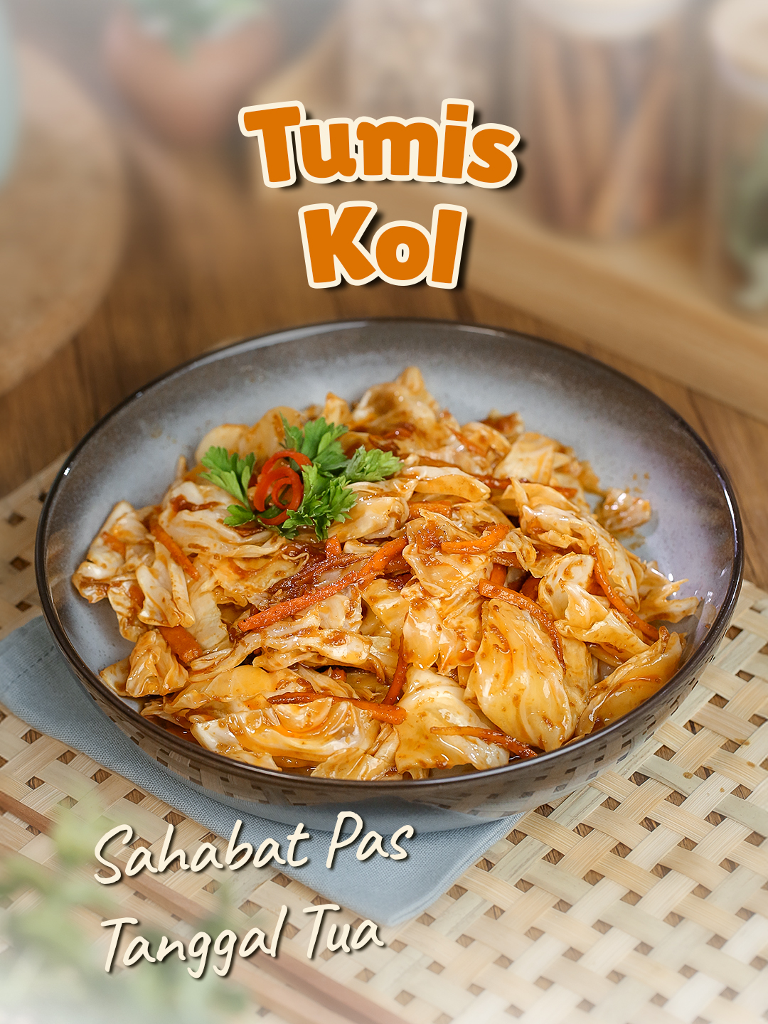 TIKTOK RESEP 3 TUMIS KOLMenu tumis enak gapake mahal, jadi meskipun lagi hemat tetep bisa makan lahap 🤩🤤 ✨TUMIS KOL✨ Resep Rudy Choirudin Bahan 1: - 2 sdt Kecap Manis - 2 sdt Saos Tiram - 1 sdt Desaku Cabe Bubuk - 2 sdt Desaku Bawang Putih Bubuk - ½ sdt Ladaku Merica Bubuk - 1 sdm Air Bahan 2 :  - 4 sdm Minyak Goreng (untuk menumis) - 4 buah Bawang Merah (dirajang) Bahan 3 :  - 50 gr Wortel (dipotong batang korek api) - 250 gr Kubis/ Kol (dipotong melebar serasi) - 2 sdm Air CARA MEMASAK 1. Campur semua Bahan 1 (kecap manis, saos tiram, Desaku Cabe Bubuk, Desaku Bawang Putih Bubuk, Ladaku Merica Bubuk, dan air), aduk rata lalu sisihkan. 2. Panaskan minyak, tumis bawang merah hingga harum dan matang. 3. Masukkan campuran Bahan 1, tunggu hingga berbuih. 4. Masukkan wortel dan 2 sdm air, aduk rata hingga wortel berubah warna. 5. Masukkan kubis/kol, aduk sesaat hingga terlihat cukup matang. 6. Angkat dan sajikan. #simplerudy #masaksatset #masakdirumah #idejualan #hackmasak #reseprudychoirudin #reseptumis #tumiskol #reseptumiskol
