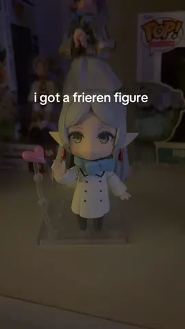 i 🤍 frieren :9 i wanna get more himmel figures bc they just look so good together #frieren #frierenbeyondjourneysend #frierenanime #himmel #anime 
